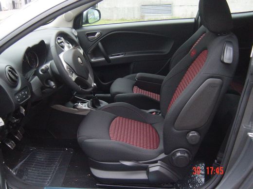 sellerie sport rouge